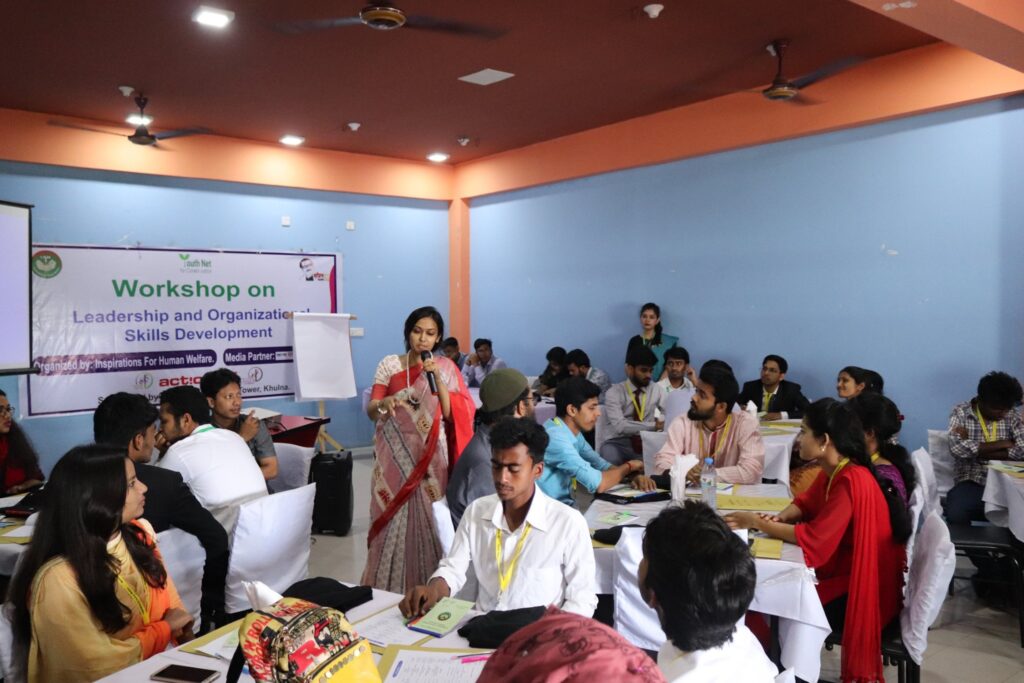 A female teacher of leadership